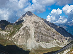 Il Monte Corvo visto da est.