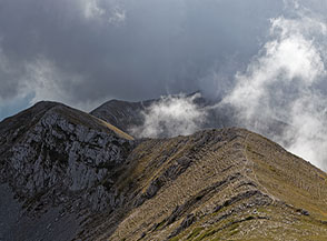 Vista sulla Cresta Sud del Passeggio con il Monte Fragara sulla sx).