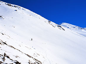 Prima svolta sul fondo del Canale Mascep&agrave; sul Versante Sud del Pizzo di Camarda.