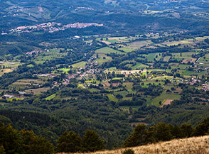 Vista sui verdi campi di Amatrice.