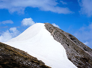 Pizzo San Gabriele ripreso dalla sella omonima.