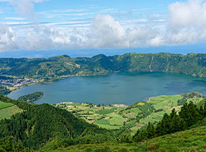 Affaccio sul Lagoa Azul nella Caldeira de Sete Cidades.
