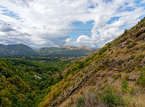Il Ponte alla Luna attraversa il fosso Arenazzo con una campata di ben 300mt.