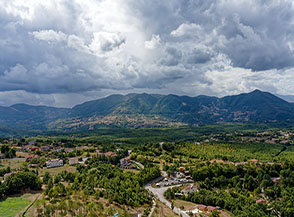 Vista sulla vallata del Torrente Pergola dal Castello di Sasso di Castalda.