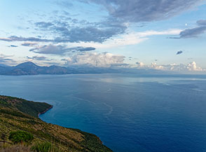 &ldquo;Si fa sera&ldquo; (vista sul Golfo di Policastro dal belvedere di Ciolandrea a San Giovanni a Piro).