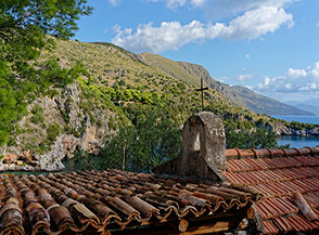 Scorcio dalla Cappella di San Lazzaro a Porto degli Infreschi.