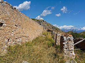 &ldquo;Il fortino&ldquo; (casolare diruto alle pendici de la Vaccuta).
