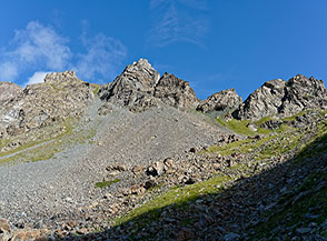 Vista sui pilastri rocciosi di Pointe de Pian Bessey.