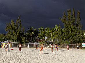 &ldquo;Giochi sulla spiaggia&ldquo; (Saint Gilles les Bains).