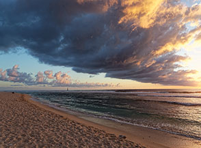 &ldquo;Anticipazioni di tramonto&ldquo; (spiaggia di Saint Gilles les Bains).