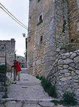 Fra i vicoli di Rocca Calascio.