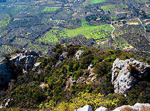 Affaccio a valle dalla Rocchetta di Cesi.