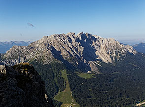 Vista sul Gruppo del Latemar all&rsquo;attacco della Via Ferrata Masar&egrave;.