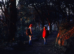 Sara e Giovanni al tramonto sul sentiero di Portofino Vetta.