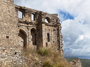 Scorcio della Basilica a San Severino di Centola.