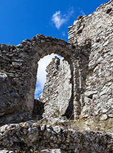 Portale del Castello di San Severino di Centola.