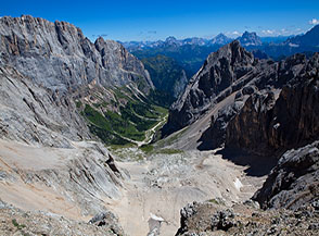 A volo di uccello sulla Valle Ombrettola che confluisce poi nella prativa Valle Ombretta.