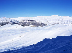 Un candido mantello di neve ricopre la Valle di Curti (Serra di Celano).