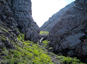 La strozzatura del canalino basso nel canalone di Valle Piana.