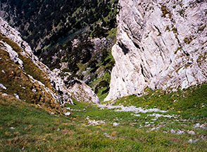 All&rsquo;uscita del canalino basso nel canalone di Valle Piana.