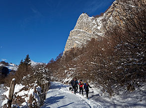Lungo la pista che compie il periplo della Valle d&rsquo;Arano.