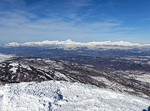 Vista sulla catena del Gran Sasso dallo Sperone Tiburtini.
