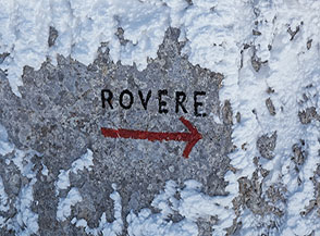 &ldquo;Rovere&ldquo; (indicazione lungo il sentiero estivo sulla Cresta Nord-Ovest del Sirente).