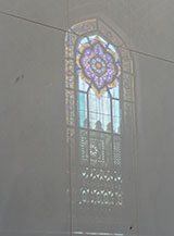 &ldquo;Finestra di marmo&ldquo; (una finestra si riflette sui marmi interni della Sultan Qaboos Grand Mosque.