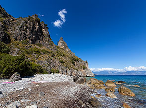 Sulla riva alla Spiaggia del Marcellino.