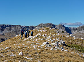Sulla piatta e breve cresta che collega le due cime delle Toppe del Tesoro.