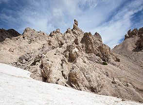&ldquo;Castelli di sabbia&ldquo; alle pendici del Canalone Sud-Ovest di Santa Colomba.