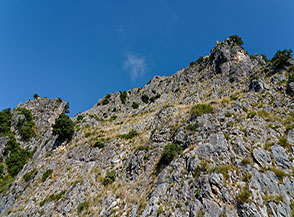 Traversando sotto Timpa del Piombo.