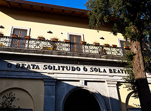 &ldquo;O beata solitudo...&ldquo; (Ostello di San Lazzaro ad Agerola).