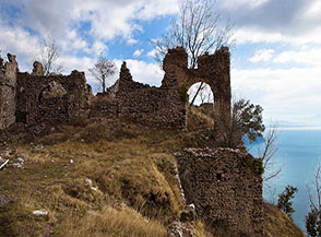 Ruderi al Convento di Cospita.