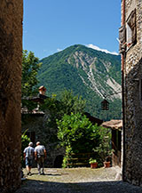 Tra i vicoli di Canale di Tenno.