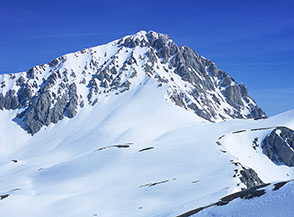 Vetta Occidentale del Corno Grande Versante Sud, dalla cresta al Rifugio Duca degli Abruzzi.