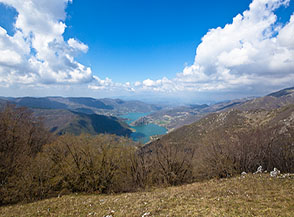 Affaccio sulla Valle del Turano ed il suo lago.
