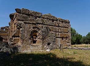 La cosiddetta Caserma dei vigili del fuoco a Villa Adriana, anche se &egrave; pi&ugrave; probabile che fossero dei magazzini.