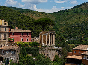 Vista sul Tempio di Vesta a Tivoli.