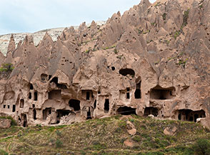 Abitazioni rupestri a Zelve.