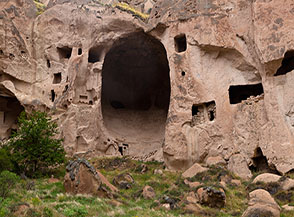 Colossale volta naturale nella Valle 3 a Zelve.
